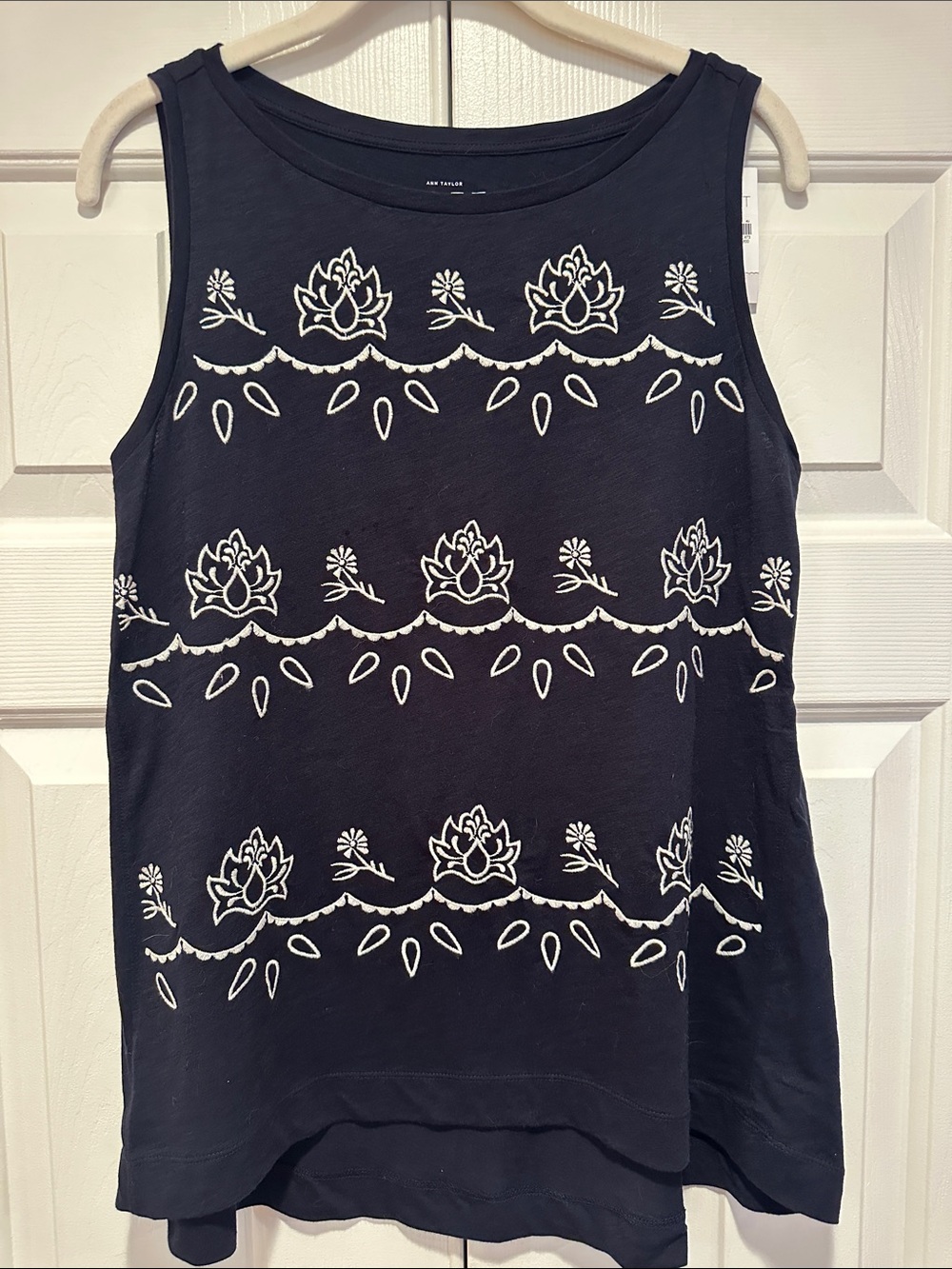 LOFT Sleeveless Navy Embroidered Top size Small